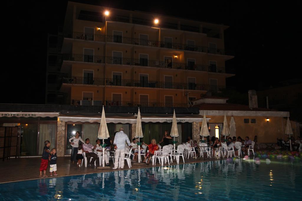 Hotel Club Sabbiadoro Battipaglia Exterior foto